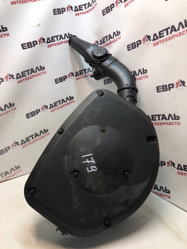 Корпус воздушного фильтра Seat Ibiza 1998 Хетчбэк 1.0 AER 232750 030129611N Б/У