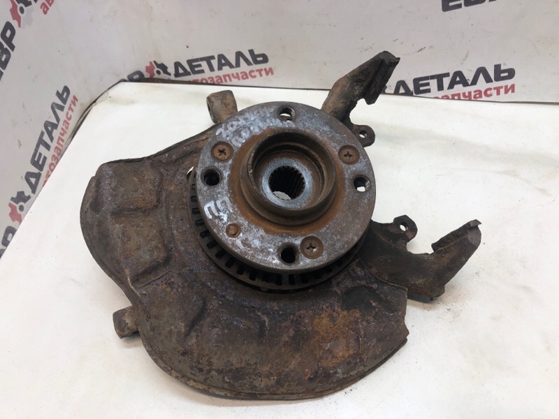 Кулак поворотный передний правый Seat Ibiza 1998 Хетчбэк 1.0 AER 232750 357407256C Б/У