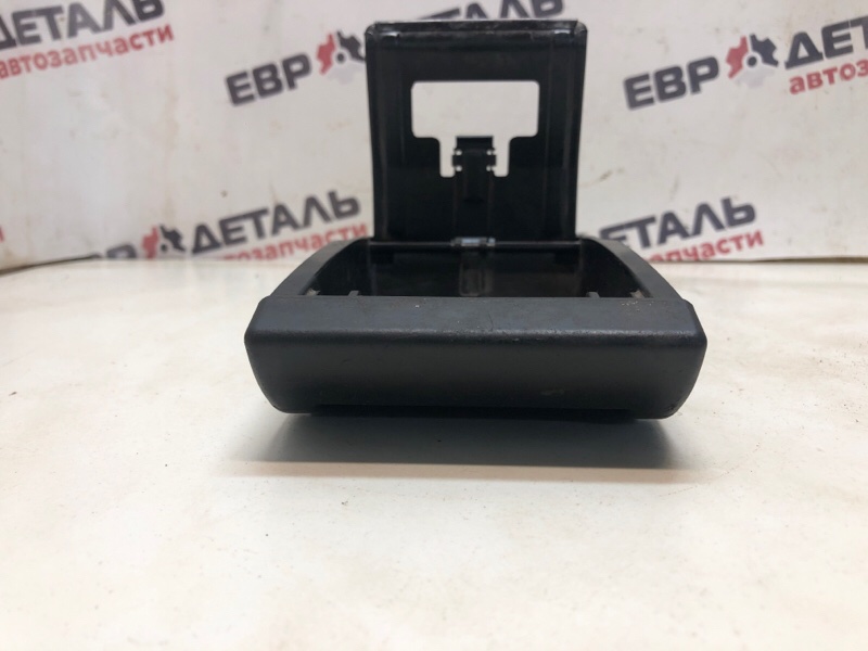 Пепельница Ibiza 1998 Хетчбэк 1.0 AER 232750