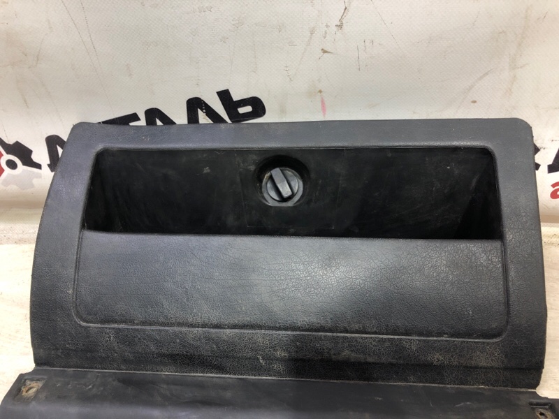 Бардачок Seat Ibiza Хетчбэк 1.0 AER 232750