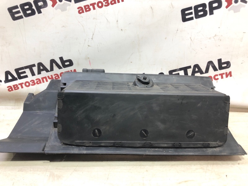 Бардачок Ibiza 1998 Хетчбэк 1.0 AER 232750