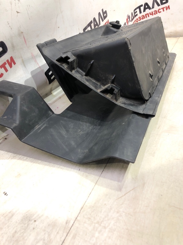 Бардачок Ibiza 1998 Хетчбэк 1.0 AER 232750