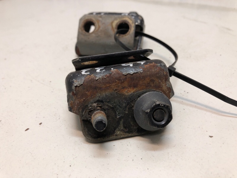 Петля двери багажника Hover H2 2006 внедорожник 2.4 4G64S4M Петля двери багажника Hover H2 2006 внедорожник 2.4 4G64S4M