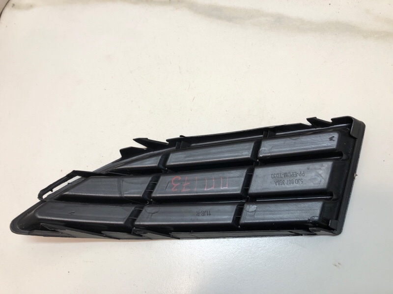 Заглушка ПТФ передняя правая Lancer 9 2004 Седан 1.6 4G18