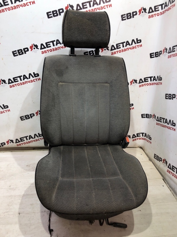 Сиденье переднее правое Volkswagen Passat B3 1991 универсал 1.8 RP 18 RP Б/У
