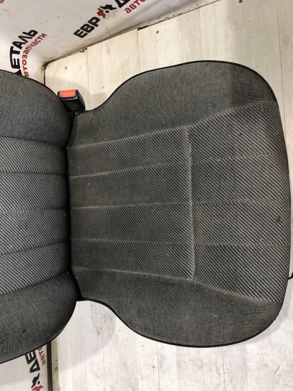 Сиденье переднее правое Passat B3 1991 универсал 1.8 RP