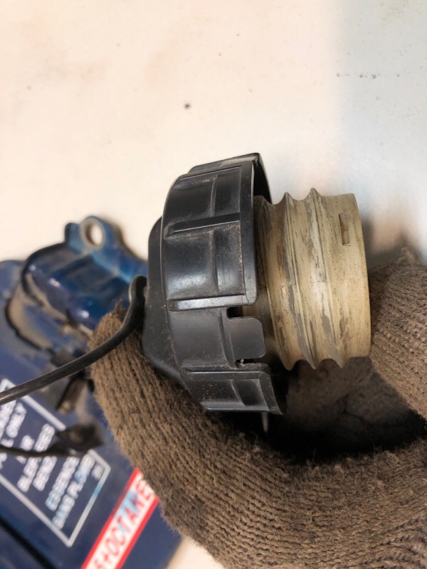 Лючок топливного бака Lancer 9 2004 1.3 4G13