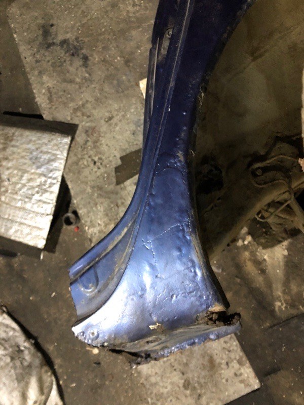 Крыло переднее левое Lancer 9 2004 1.3 4G13