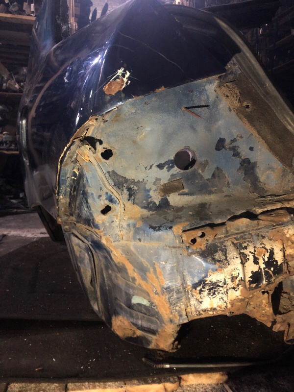 Крыло переднее левое Lancer 9 2004 1.3 4G13