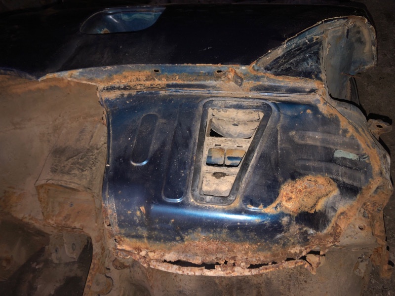 Крыло переднее левое Lancer 9 2004 1.3 4G13