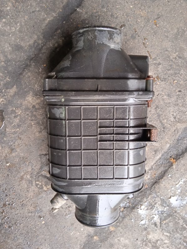 Корпус воздушного фильтра Iveco EuroCargo ML180E25 F4AE3681D