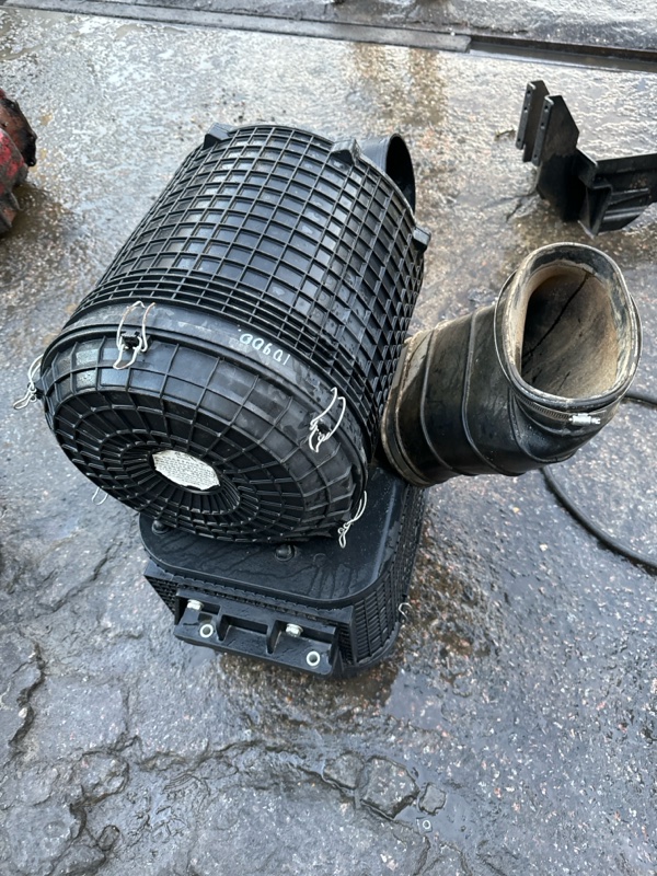 Корпус воздушного фильтра Shacman X3000 8x4 2022 WP13.550E501 DZ91259190062 Б/У