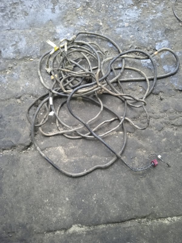 Запчасть электропроводка Shacman X3000 8x4 2022 WP13.550E501 Dz97319774000 Б/У Электропроводка Shacman X3000 8x4 2022 WP13.550E501 Dz97319774000 Б/У