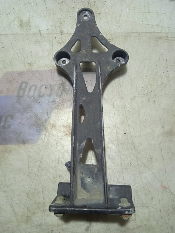 Крепление солнцезащитного козырька правое Foton Auman 2022 ISG12E5440 h450700000023 Б/У