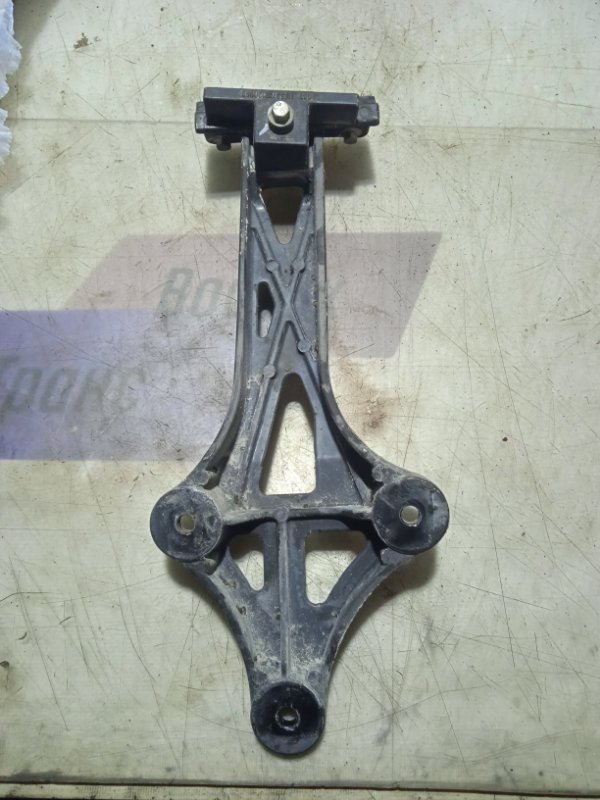 Крепление солнцезащитного козырька правое Auman 2022 ISG12E5440