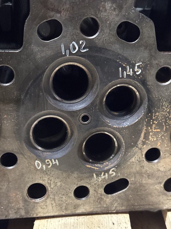 Головка блока цилиндров Ford Cargo 1848T ТЯГАЧ FHT5