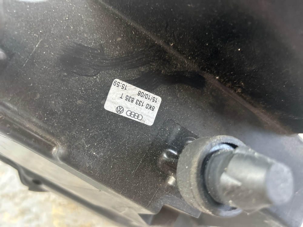 Корпус воздушного фильтра A5 2009 8T 3.2 CAL