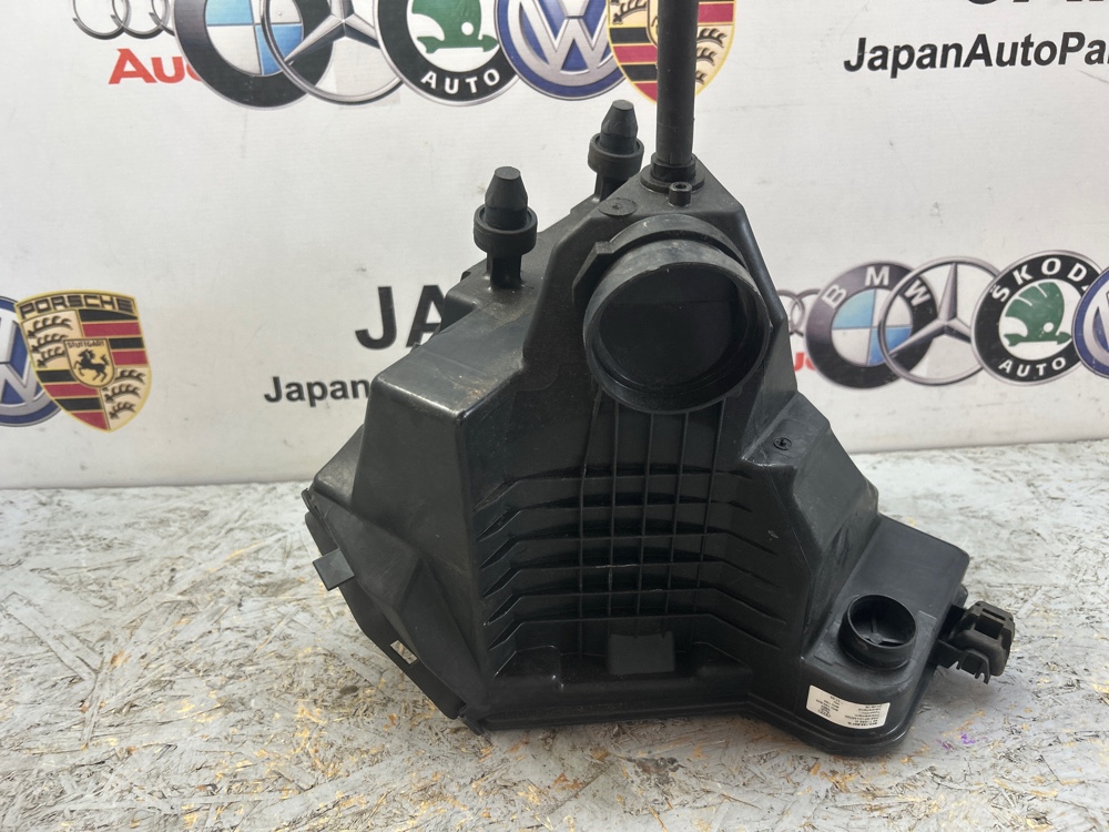 Корпус воздушного фильтра A5 2009 8T 3.2 CAL