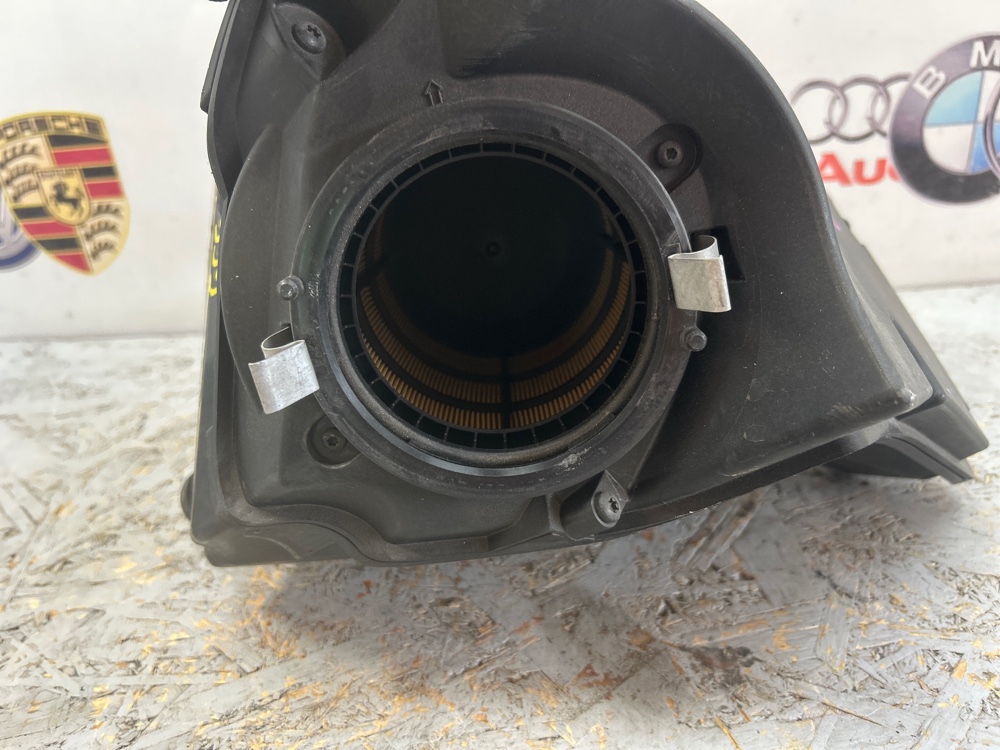 Корпус воздушного фильтра A5 2009 8T 3.2 CAL