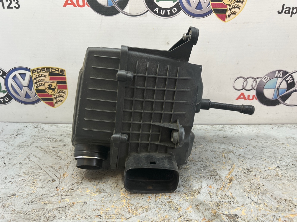 Корпус воздушного фильтра Audi A1 8X 1.4 CAX