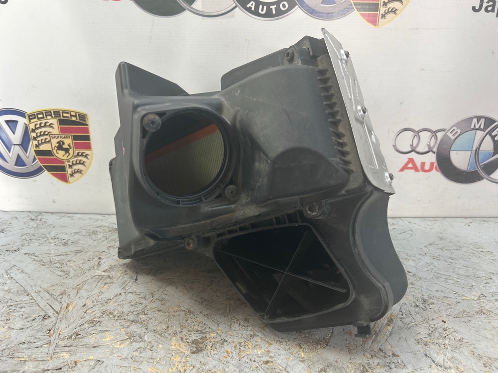 Корпус воздушного фильтра Q5 2011 8R 2.0 CDN