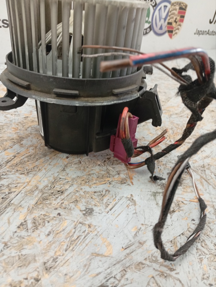 Моторчик отопителя C 200 Kompressor 2007 w204