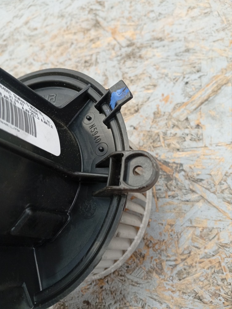 Моторчик отопителя C 200 Kompressor 2007 w204