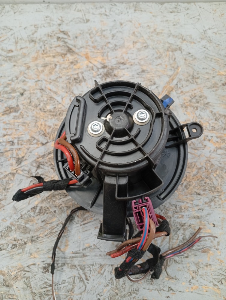 Моторчик отопителя C 200 Kompressor 2007 w204