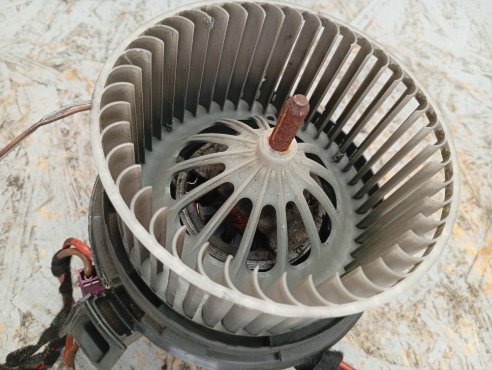 Моторчик отопителя C 200 Kompressor 2007 w204