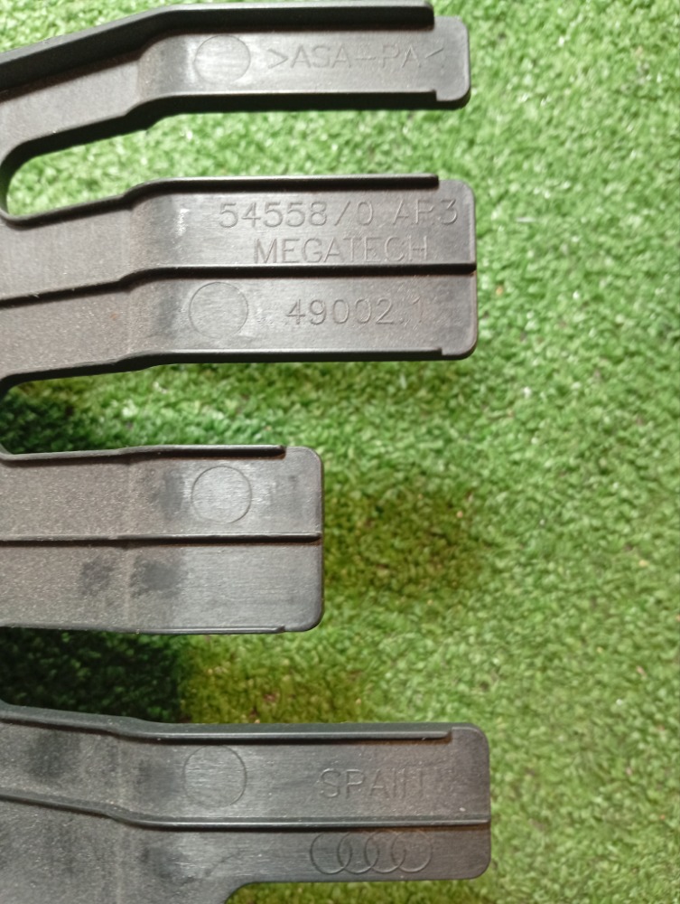 Кожух рулевой колонки Q3 2012 Кожух рулевой колонки Q3 2012