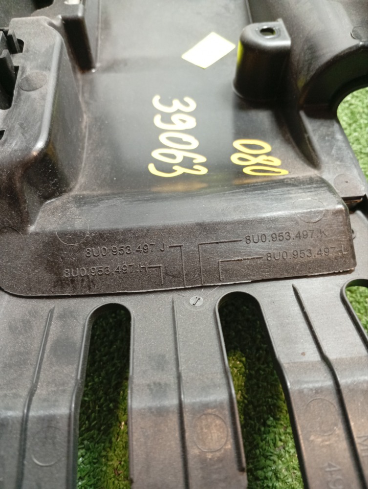 Кожух рулевой колонки Q3 2012 Кожух рулевой колонки Q3 2012