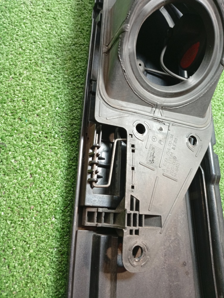 Лючок бензобака Viano 2007 w639