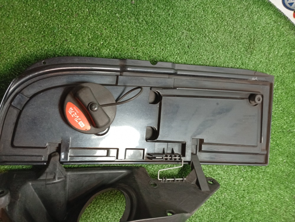 Лючок бензобака Viano 2007 w639