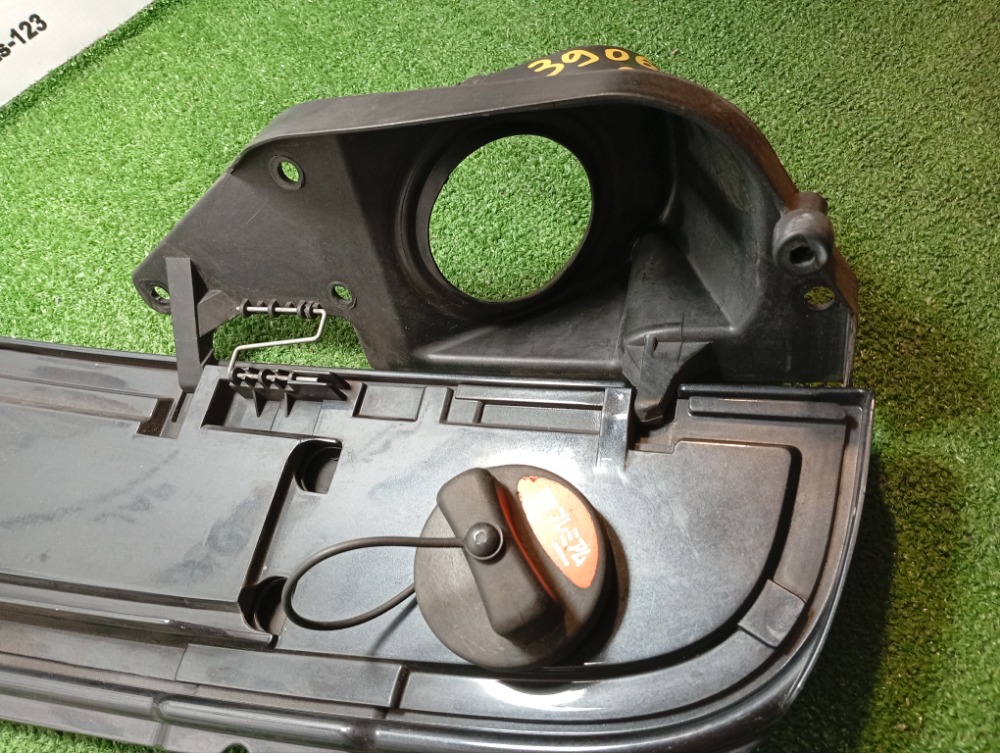 Лючок бензобака Viano 2007 w639