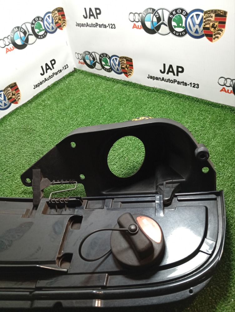 Лючок бензобака Viano 2007 w639