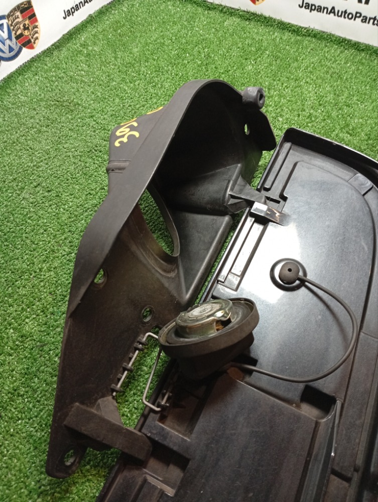 Лючок бензобака Viano 2007 w639