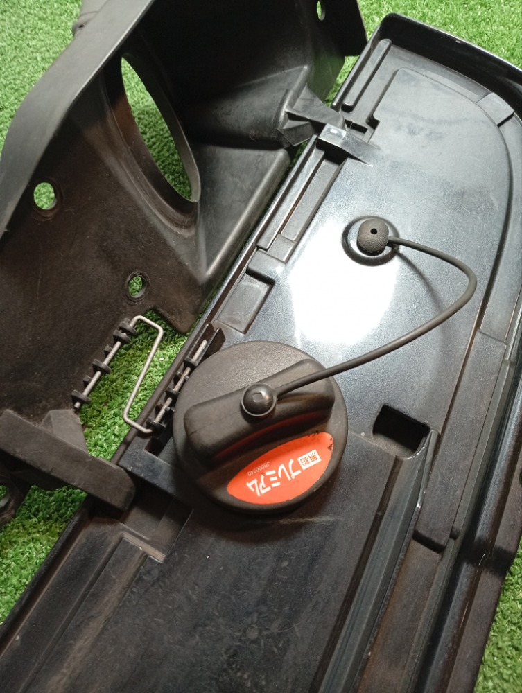 Лючок бензобака Viano 2007 w639