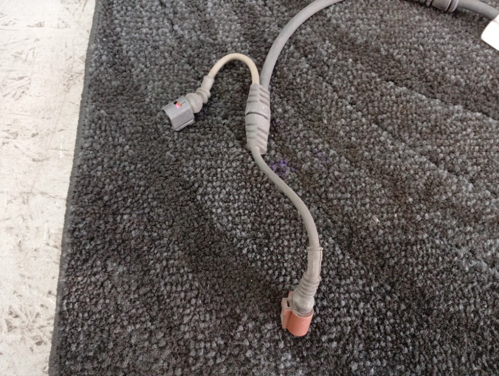 Проводка ABS задняя правая A4 2009