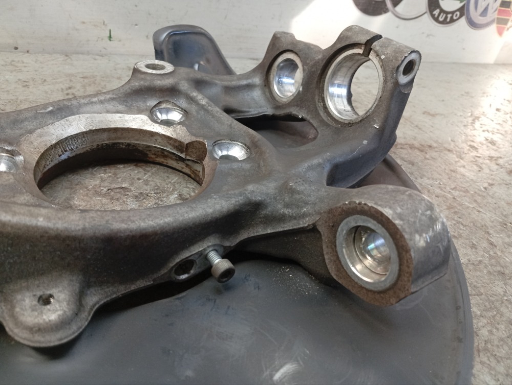 Кулак поворотный передний правый A7 2011