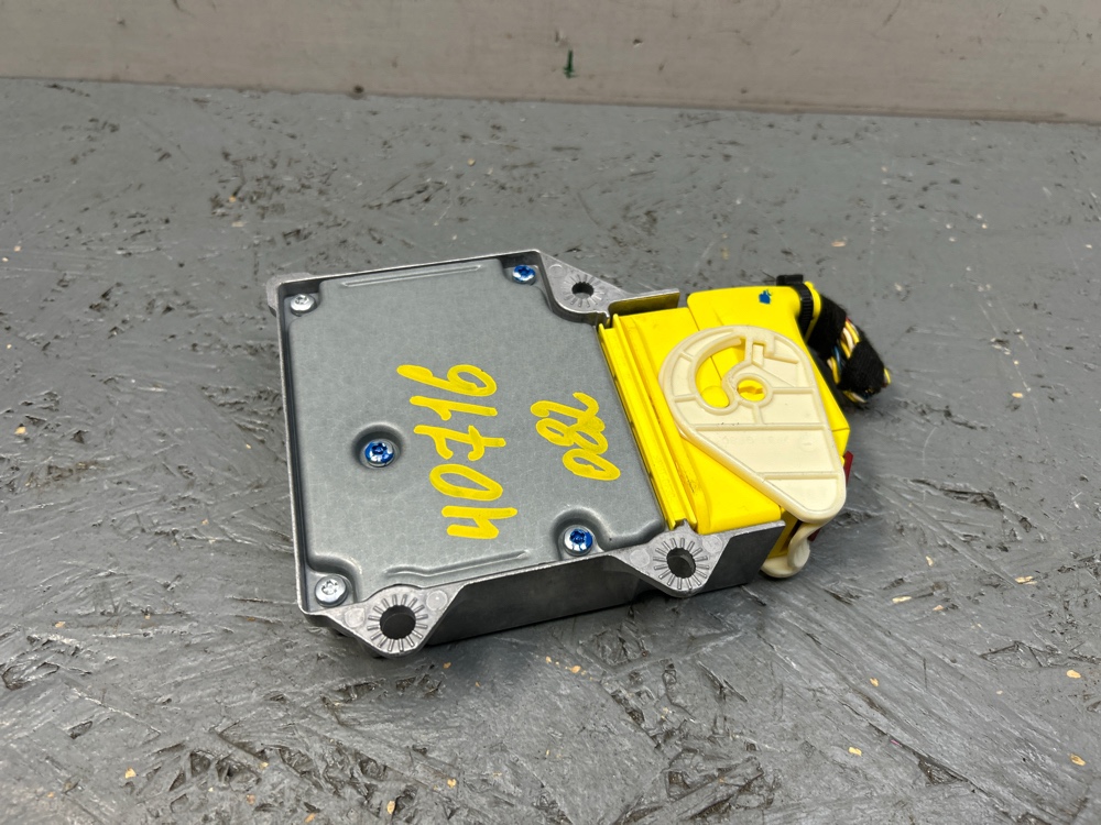 Блок управления airbag A4 2009 Блок управления airbag A4 2009