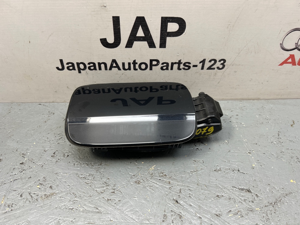 Лючок бензобака Audi A4 2013 8K0809999A контрактная