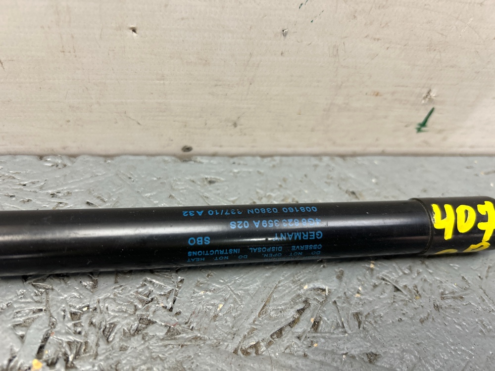 Амортизатор капота A7 2011