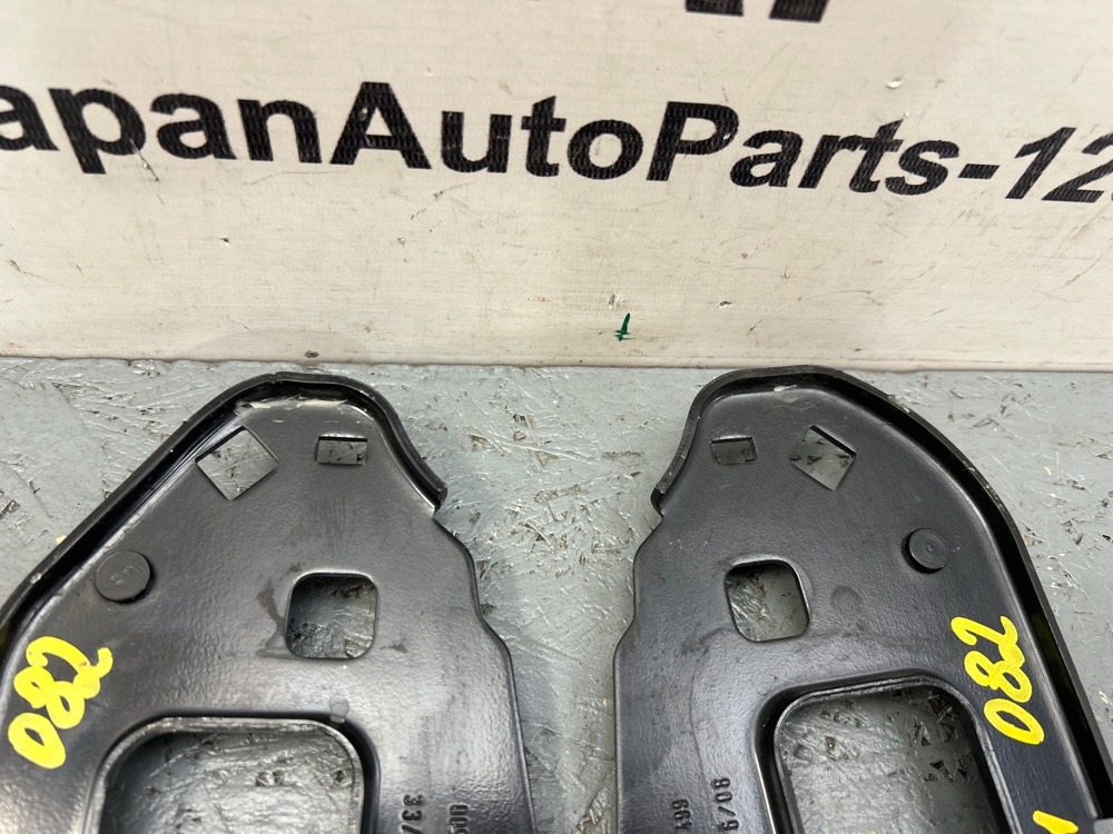 Кронштейн усилителя бампера Audi A4