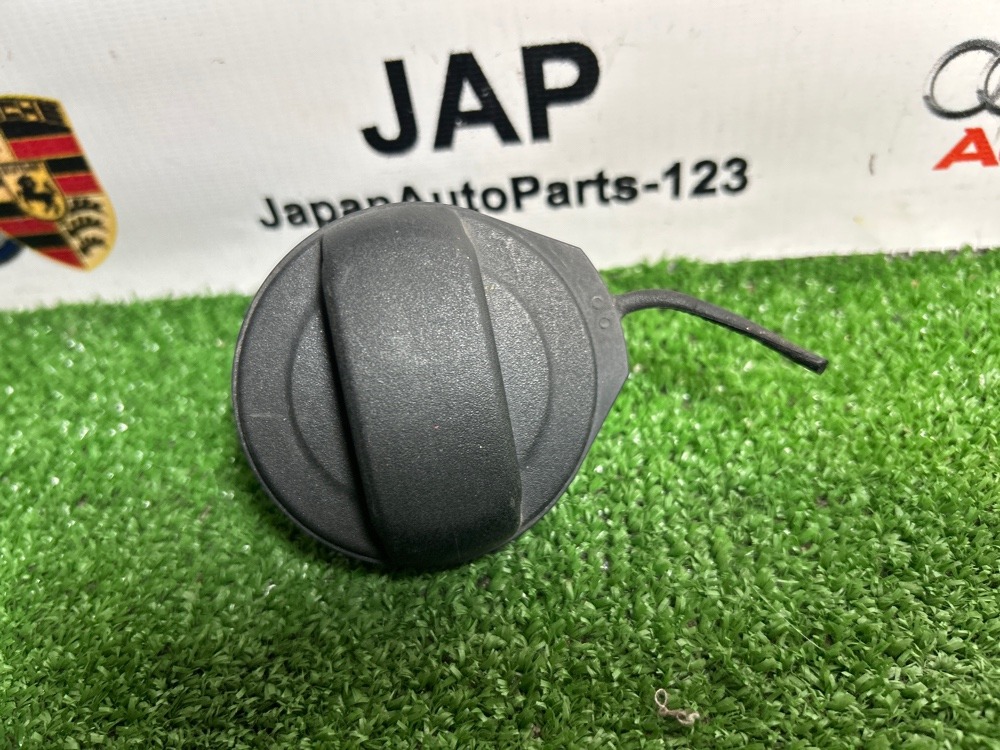 Крышка топливного бака A4 2013