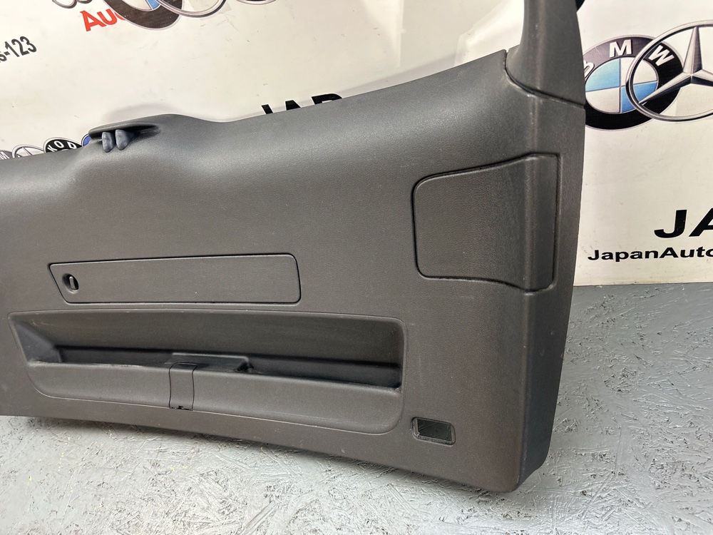 Обшивка крышки багажника Q5 2013