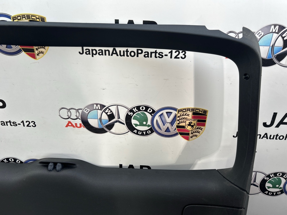 Обшивка крышки багажника Audi Q5