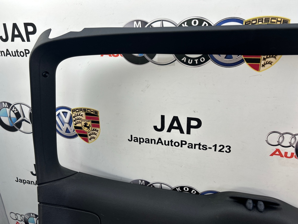 Обшивка крышки багажника Q5 2013