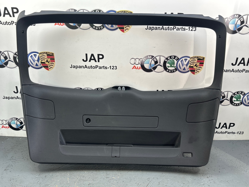 Обшивка крышки багажника Audi Q5 2010 8R0867979B контрактная