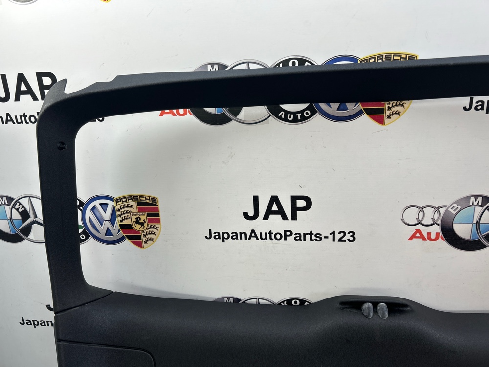 Обшивка крышки багажника Q5 2010