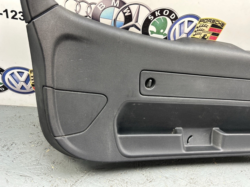 Обшивка крышки багажника A1 2011 Обшивка крышки багажника A1 2011